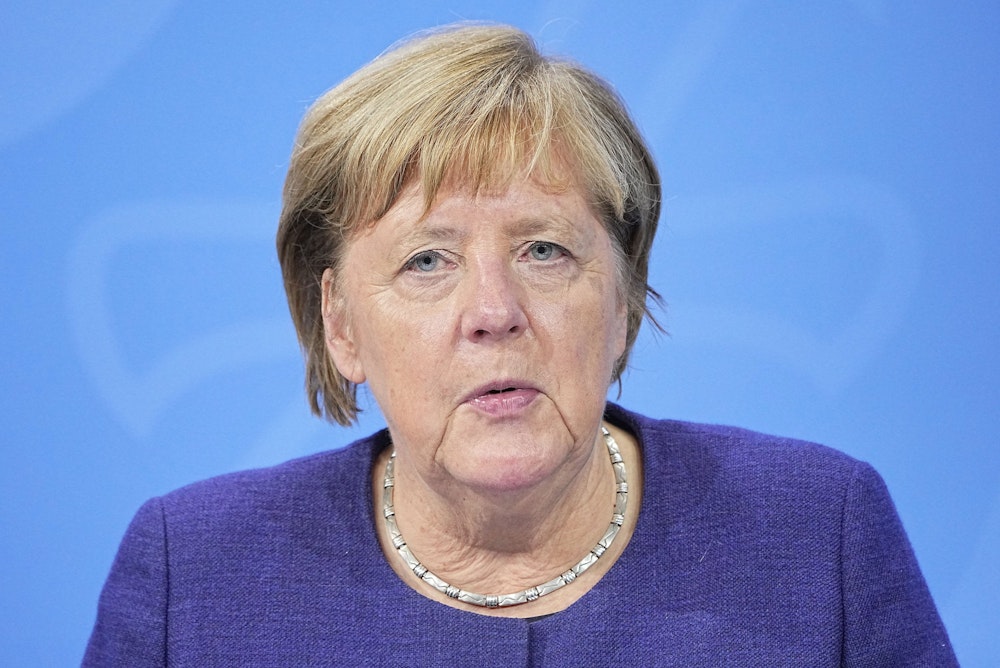 Angela Merkel ist verletzt. Unser Foto zeigt die Ex-Kanzlerin im November 2021.