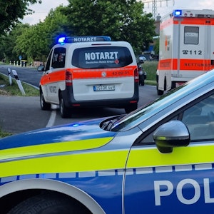 Zwei Personen schweben in Lebensgefahr nach einer Messerstecherei in Düsseldorf. Unser Archivfoto zeigt einen anderen Einsatz.