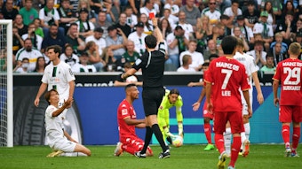Ko Itakura, Abwehrspieler von Borussia Mönchengladbach, sah in der 53. Minute im Spiel gegen Mainz 05 am Sonntag (4. September 2022) die Rote Karte.