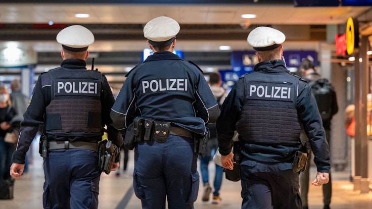 Die Bundespolizei bei einer Patrouille im Kölner Hauptbahnhof