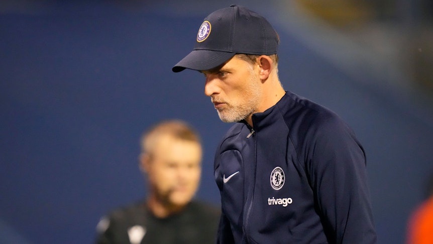 Thomas Tuchel geht nach der Niederlage des FC Chelsea in der Champions League den Platz