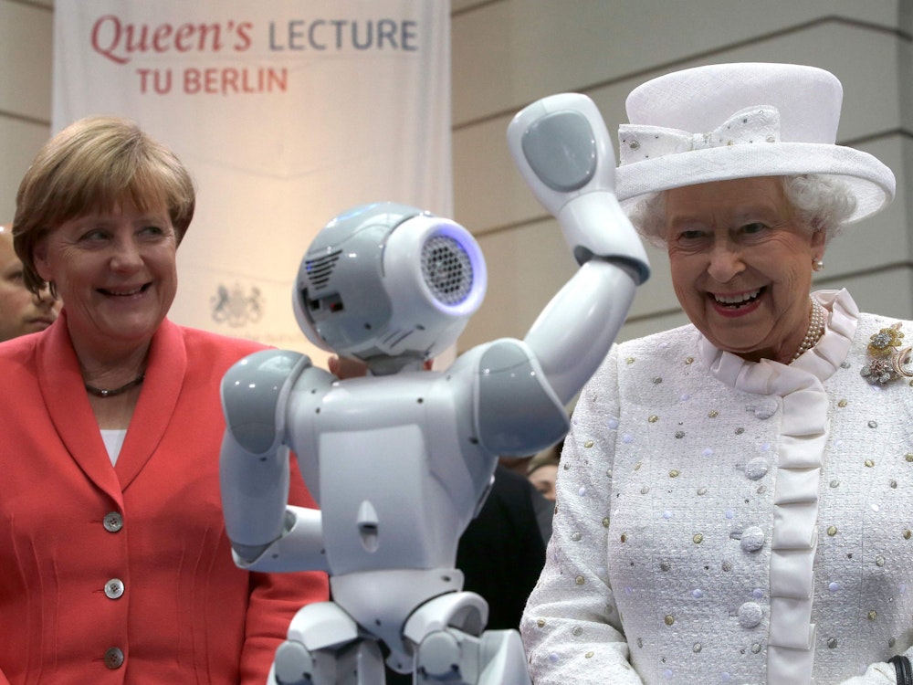 Das Foto zeigt die Queen und Angela Merkel 2015.