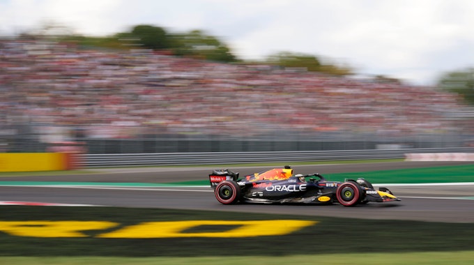 Max Verstappen dreht seine Runden in Monza.