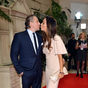 Verona Pooth und ihr Mann Franjo Pooth küssen sich am 14.Ma 2017 in Berlin bei der Verleihung des Felix Burda Award im Hotel Adlon.