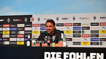 Daniel Farke, Trainer von Borussia Mönchengladbach, auf der Pressekonferenz vor dem Duell mit dem SC Freiburg am 9. September 2022.