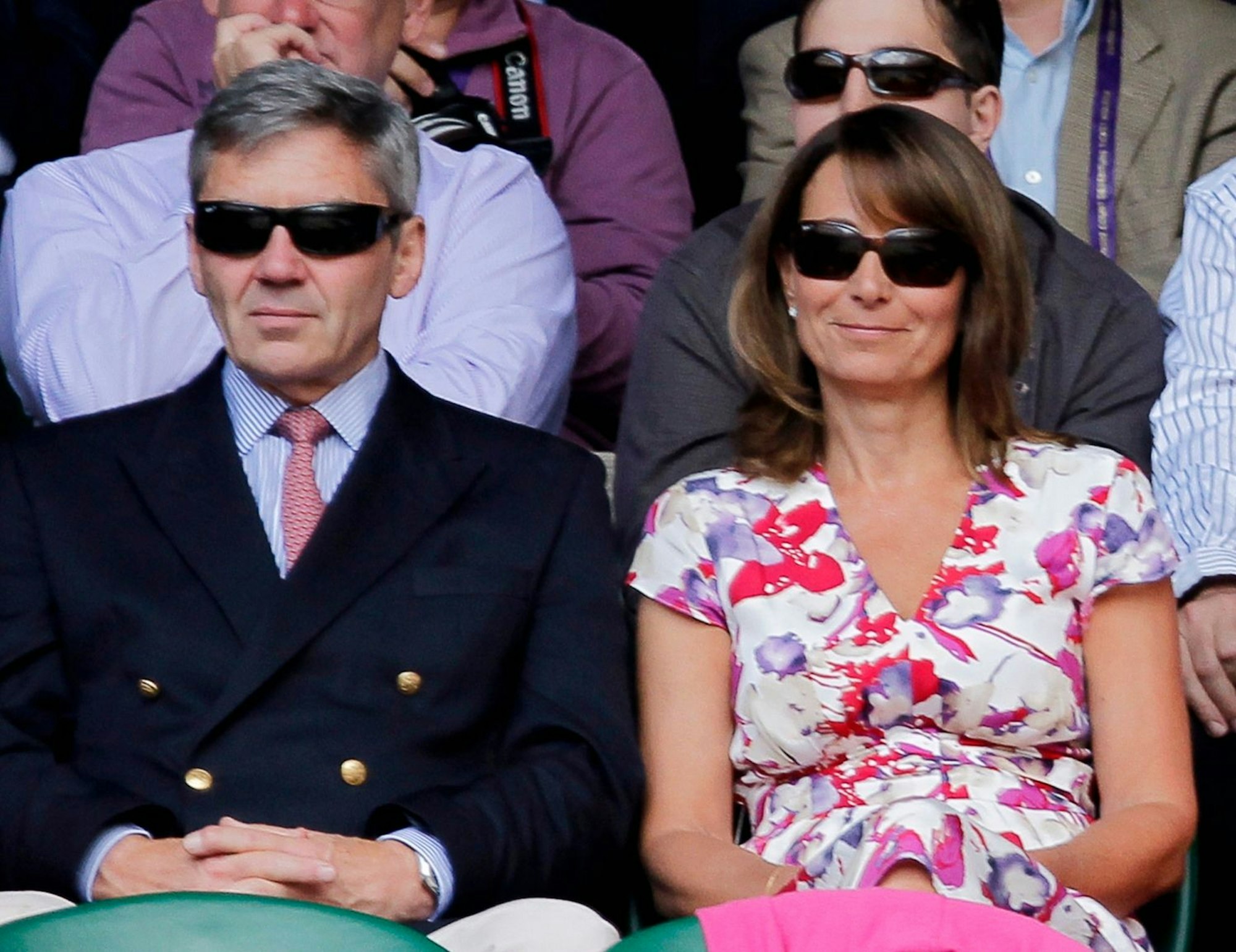 Carole und Michael Middleton, die Eltern der Prinzessin von Wales, beim Tennis-Turnier von Wimbledon im Jahr 2011. Kate hat noch eine jüngere Schwester, Pippa, und einen jüngeren Bruder, James.