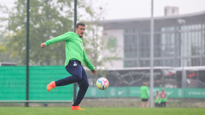 Max Kruse hat vier Tage nach seiner sportlichen Ausbootung beim VfL Wolfsburg wieder am Mannschaftstraining des Fußball-Bundesligisten teilgenommen.
