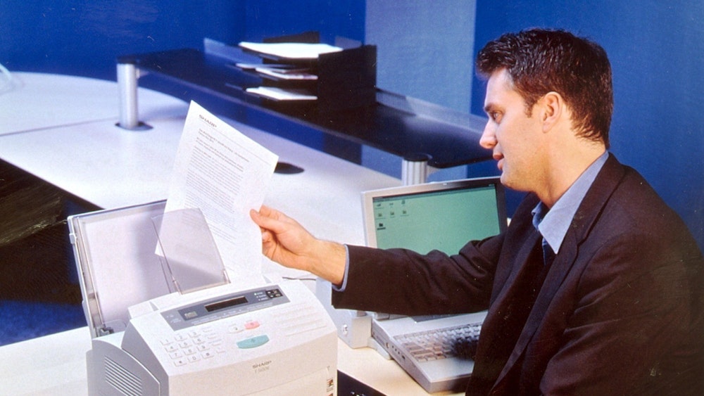 In vielen Behörden in Deutschland noch Usus: das Fax (hier ein Archivbild aus dem Jahr 2002)