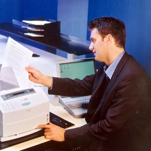 In vielen Behörden in Deutschland noch Usus: das Fax (hier ein Archivbild aus dem Jahr 2002)