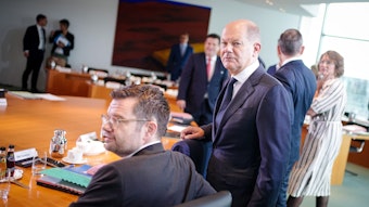 Bundeskanzler Olaf Scholz am 14. September 2022 in den Reihen der Mitglieder des Kabinetts im Bundeskanzleramt.