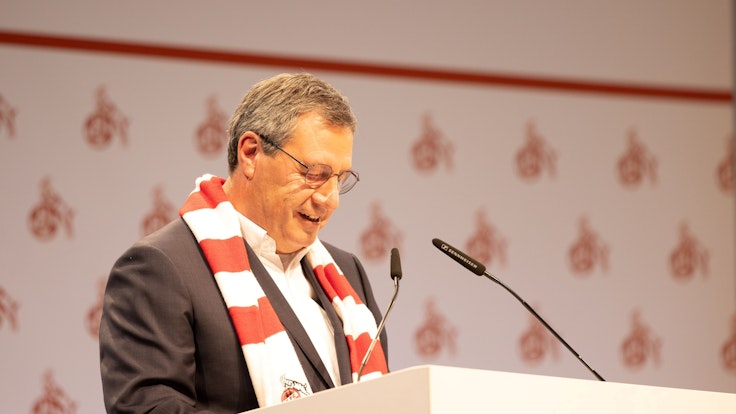 FC-Präsident Werner Wolf spricht auf der Mitglieder-Versammlung am Dienstagabend (20. September 2022).
