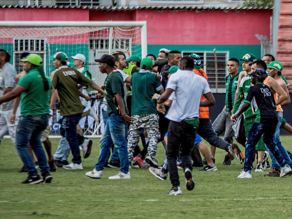 Ausschreitungen bei einem Spiel in Tula (Kolumbien)