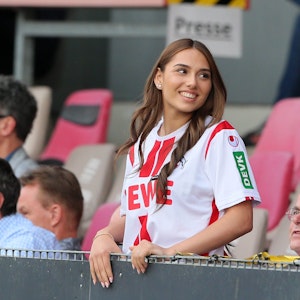 Jan Thielmanns Freundin Aleyna im Südstadion.
