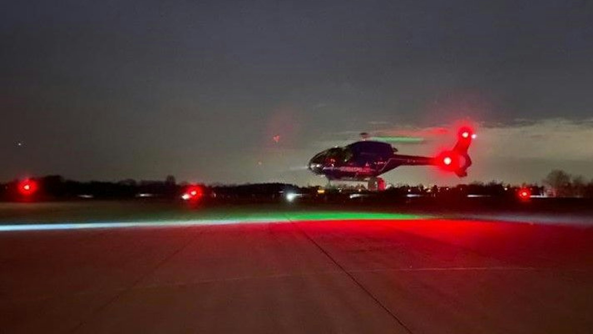 Ein Hubschrauber der Bundespolizei startet zu einem Trainingsflug. In den kommenden Wochen werden vermehrt Hubschrauber der Bundespolizei über dem Rhein-Sieg-Kreis zu hören sein.