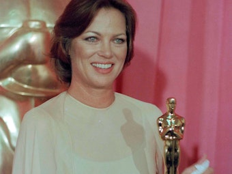 Louise Fletcher im Jahr 1976, als sie den Oscar als beste Schauspielerin gewann. Sie starb im Alter von 88 Jahren.
