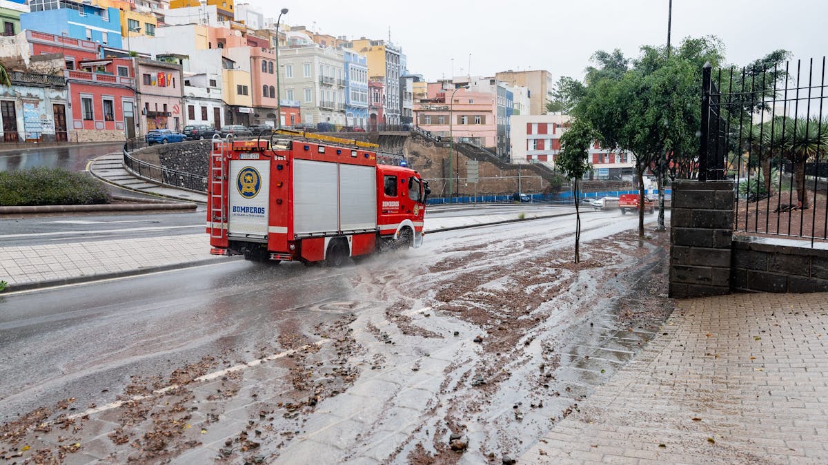 Feuerwehren im Großeinsatz in Las Palmas auf Gran Canaria.