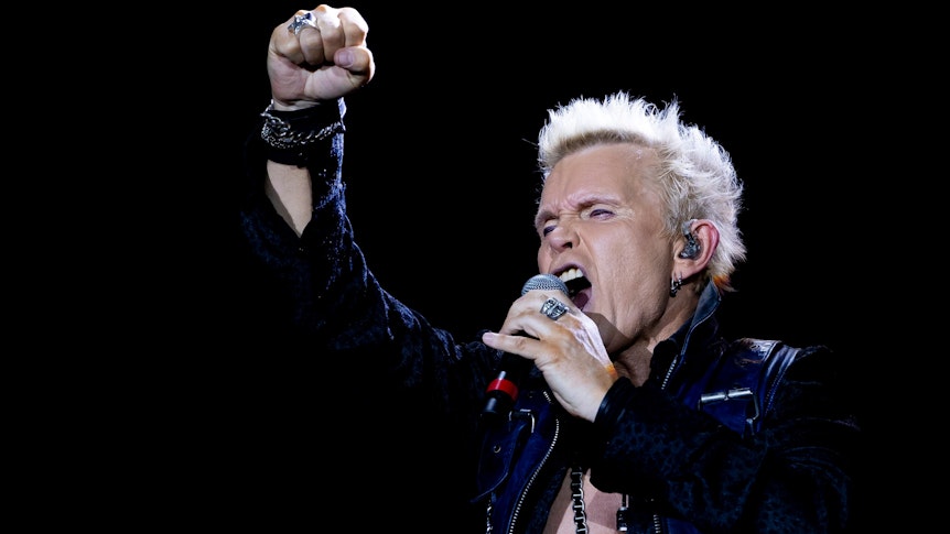 Billy Idol singt beim „Rock in Rio Festival“.