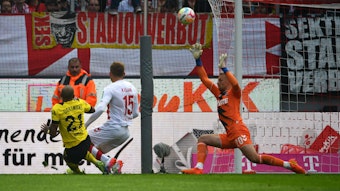 FC-Keeper Marvin Schwäbe parierte am Samstag (1. Oktober 2022) gegen Borussia Dortmund mehrfach glänzend.