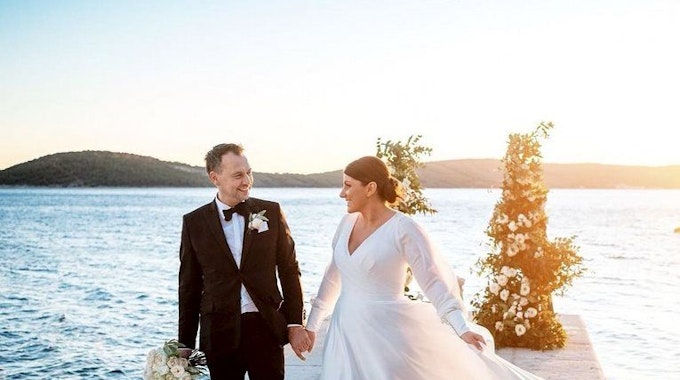 Sebastian Fitzek heiratete am 3. Oktober 2022 seine Linda in Kroatien.