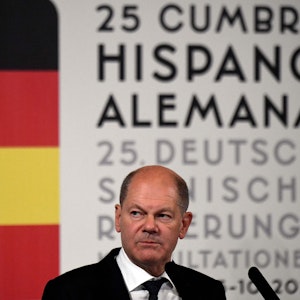 Bundeskanzler Olaf Scholz auf einer Pressekonferenz am 5. Oktober 2022 im Rahmen seines Besuchs in Spanien