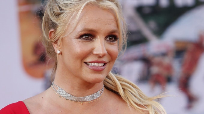 US-Popstar Britney Spears kommt in einem roten Abendkleid zur Premiere des Films «Once Upon a Time in Hollywood» in das TCL Chinese Theater IMAX.&nbsp;