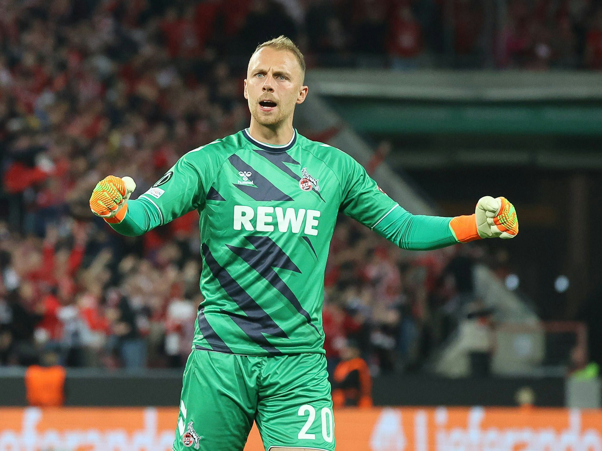 Marvin Schwäbe hütet das Tor des 1. FC Köln