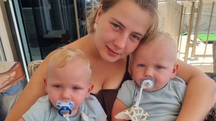 Sarafina Wollny, hier mit ihren Zwillingen auf einer Instagram-Aufnahme.
