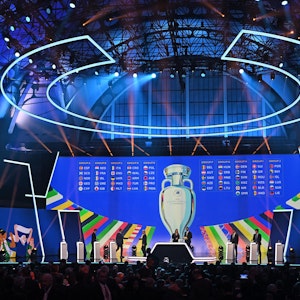 Die zehn Gruppen für die Qualifikation zur Fußball-Europameisterschaft 2024 im Überblick.