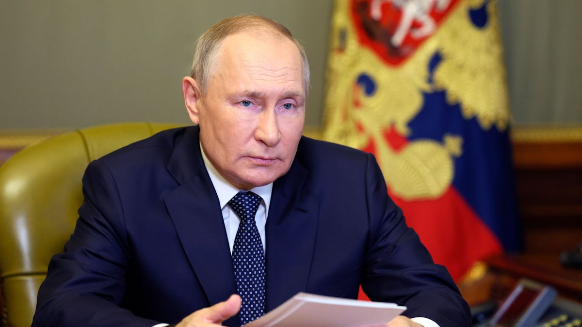 Wladimir Putin, Präsident von Russland, nimmt in St. Petersburg an einem Treffen mit neu gewählten Regionalchefs per Videokonferenz teil.