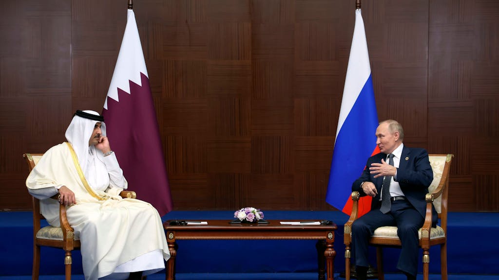 Wladimir Putin und Tamim bin Hamad Al Thani sprachen auch über die Fußball-WM.