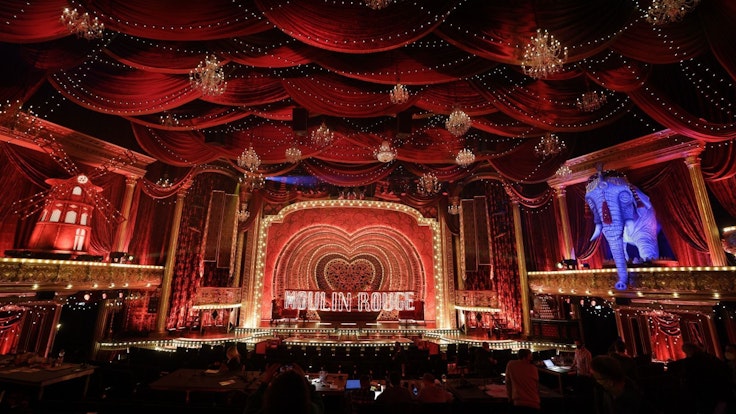 Der umgebaute Musical Dome im Moulin-Rouge-Style.