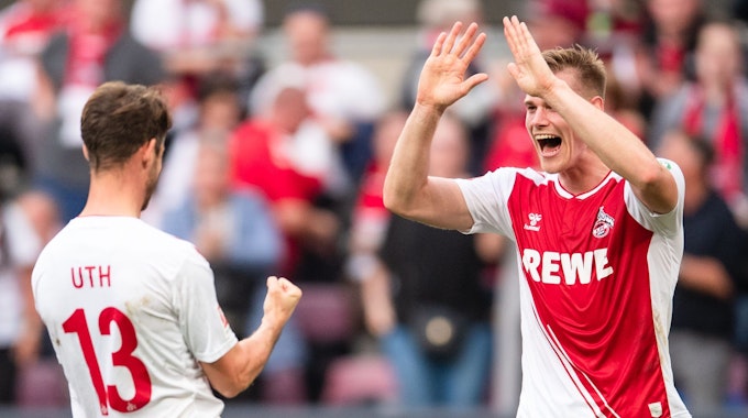 Steffen Tigges (r.) jubelte am Sonntag (16. Oktober 2022) mit Mark Uth über seinen 3:2-Siegtreffer für den 1. FC Köln gegen den FC Augsburg.