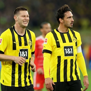 Niklas Süle und Mats Hummels im Trikot von Borussia Dortmund.