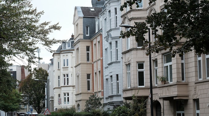 Häuserreihe in der Yorckstraße in Köln-Nippes.