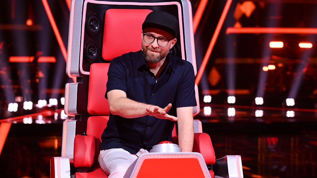 Mark Forster, Coach der 12. Staffel der Talent-Show „The Voice of Germany“, will während der Folge vom 18.8.2022 auf den Buzzer drücken.