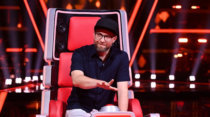 Mark Forster, Coach der 12. Staffel der Talent-Show „The Voice of Germany“, will während der Folge vom 18.8.2022 auf den Buzzer drücken.
