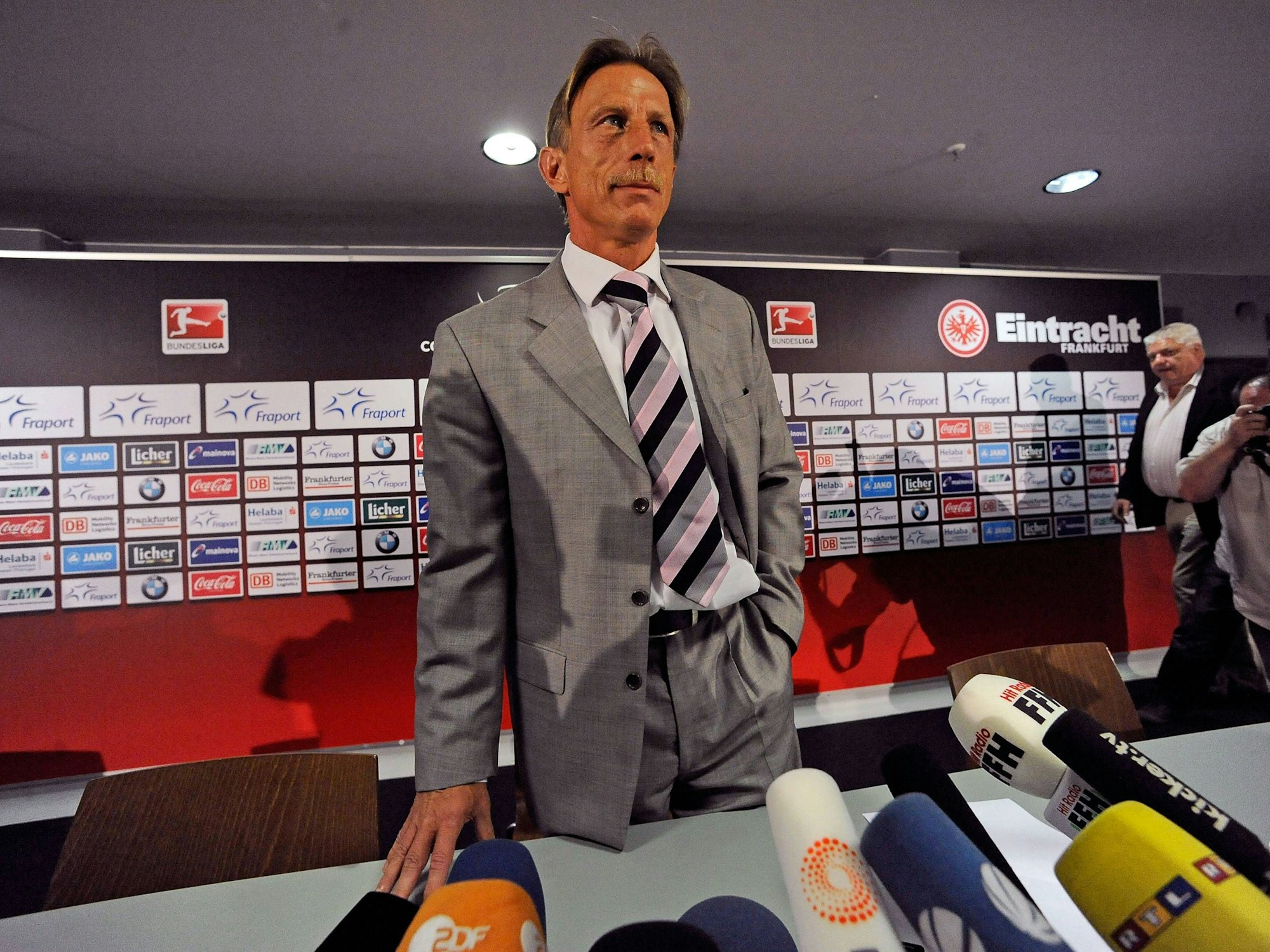 Eintracht Frankfurt: Pressekonferenz Christoph Daum v.l. Trainer Christoph Daum (Eintracht Frankfurt).