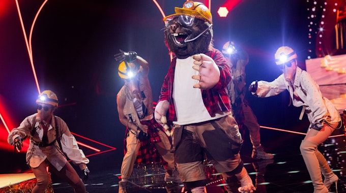 Die Figur „Der Maulwurf“ steht in der ProSieben-Show „The Masked Singer“ in Show 4 am 22. Oktober 2022 auf der Bühne.&nbsp;