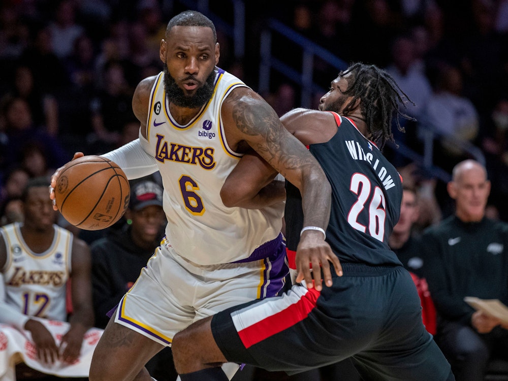 LeBron James im Duell mit Justise Winslow.