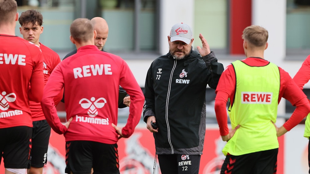 FC-Coach Steffen Baumgart hielt beim Wochenstart am Montag (24. Oktober 2022), zwei längere Ansprachen an seine Jungs.