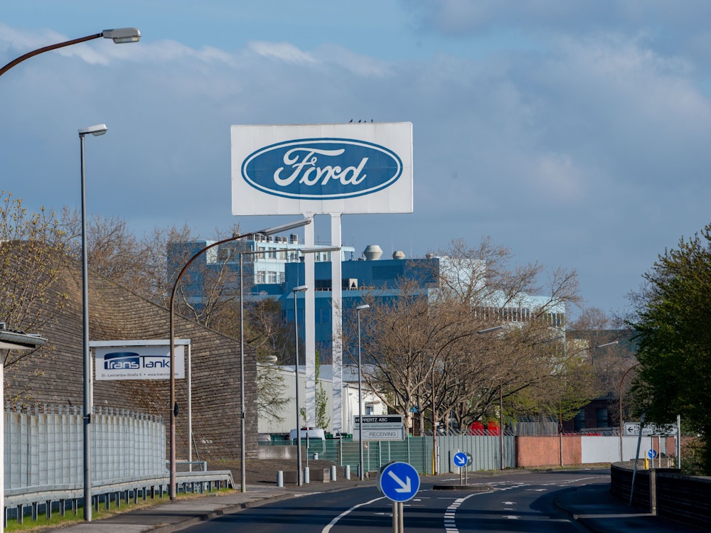 Außenansicht auf die Ford-Werke in Köln-Niehl. Dort endet nun eine Ära.