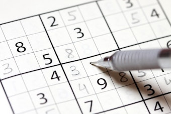 Ein teilweise ausgefülltes Sudoku-Rätsel