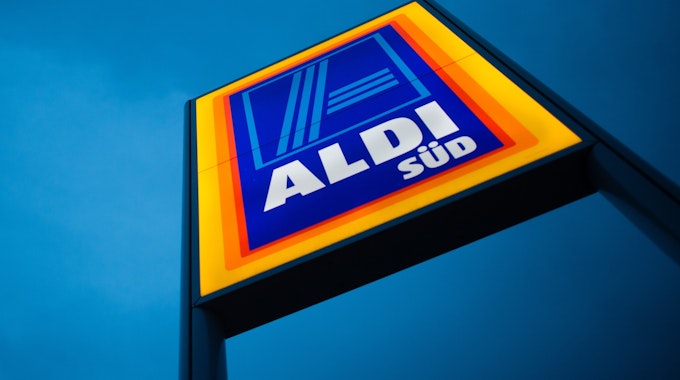 Aldi Süd hat auf den Fund sofort reagiert. Unser Foto zeigt das Aldi-Logo an einer Filiale.