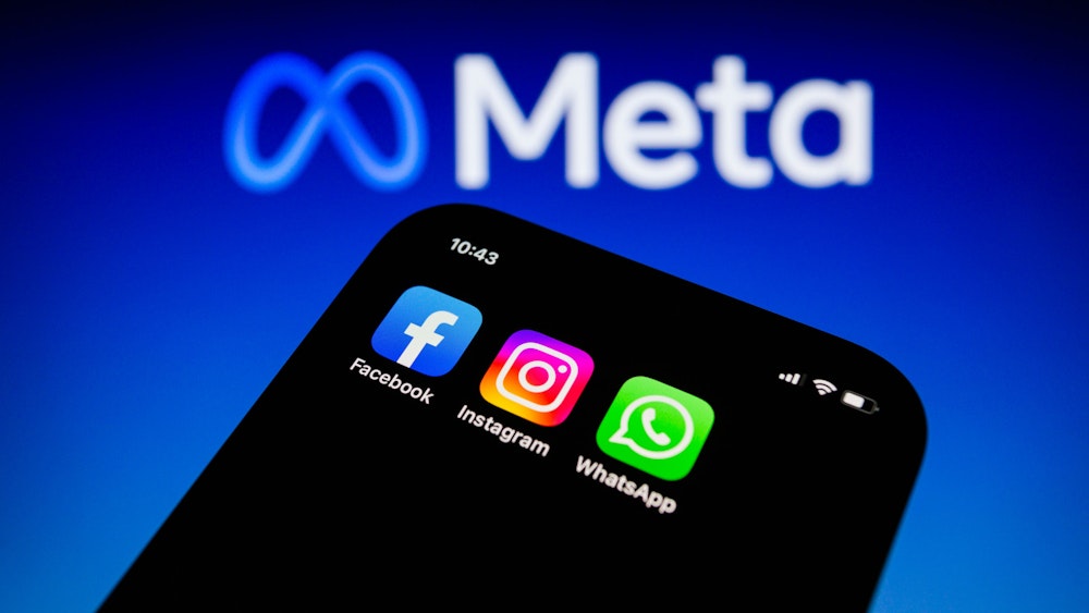 Viele Nutzer melden am 31. Oktober massive Probleme bei Instagram. Unser Symbolbild zeigt mehrere Apps von Meta auf einem Handy.