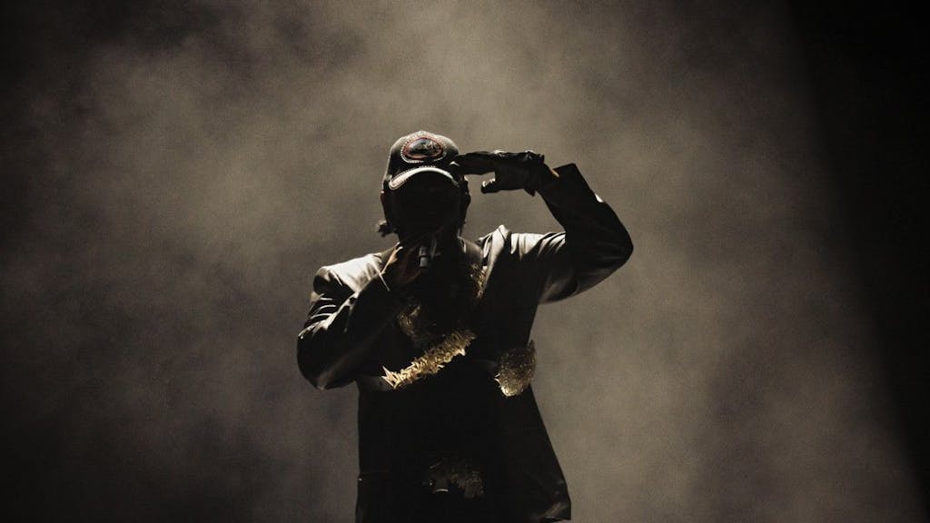 Rapper Kendrick Lamar hat am Sonntagabend (30. Oktober 2022) mit seiner Show als Teil der Tour „The Big Steppers“ die gesamte Lanxess-Arena in Köln zum Toben gebracht.