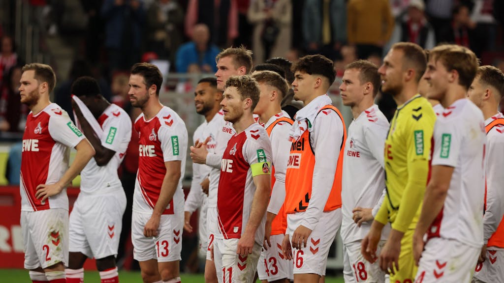 Die Profis des 1. FC Köln nach dem 1:1 gegen die TSG Hoffenheim am 30. Oktober 2022