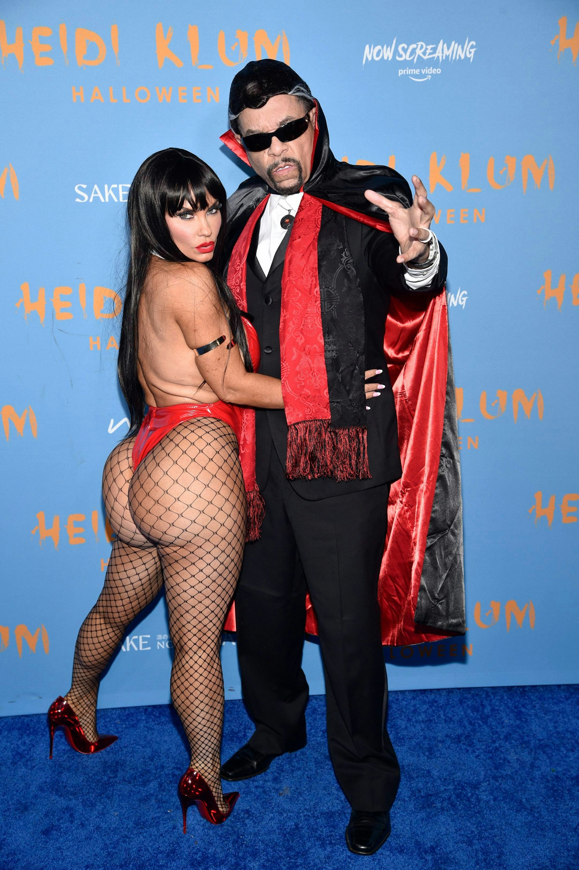 Als Dracula und ziemlich freizügige Begleitung kamen Rapper Ice-T und seine Ehefrau Coco Austin zu Heidi Klums Halloween-Party 2022