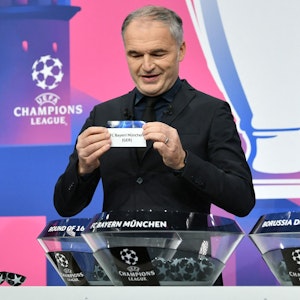 Die Auslosung der Champions League am 14. Dezember 2020 mit Ex-Bundesliga-Profi Stéphane Chapuisat.