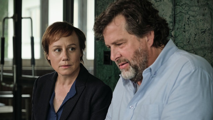 Friedemann Berg (Hans-Jochen Wagner) und Franziska Tobler (Eva Löbau) ermitteln im Schwarzwald-„Tatort“.