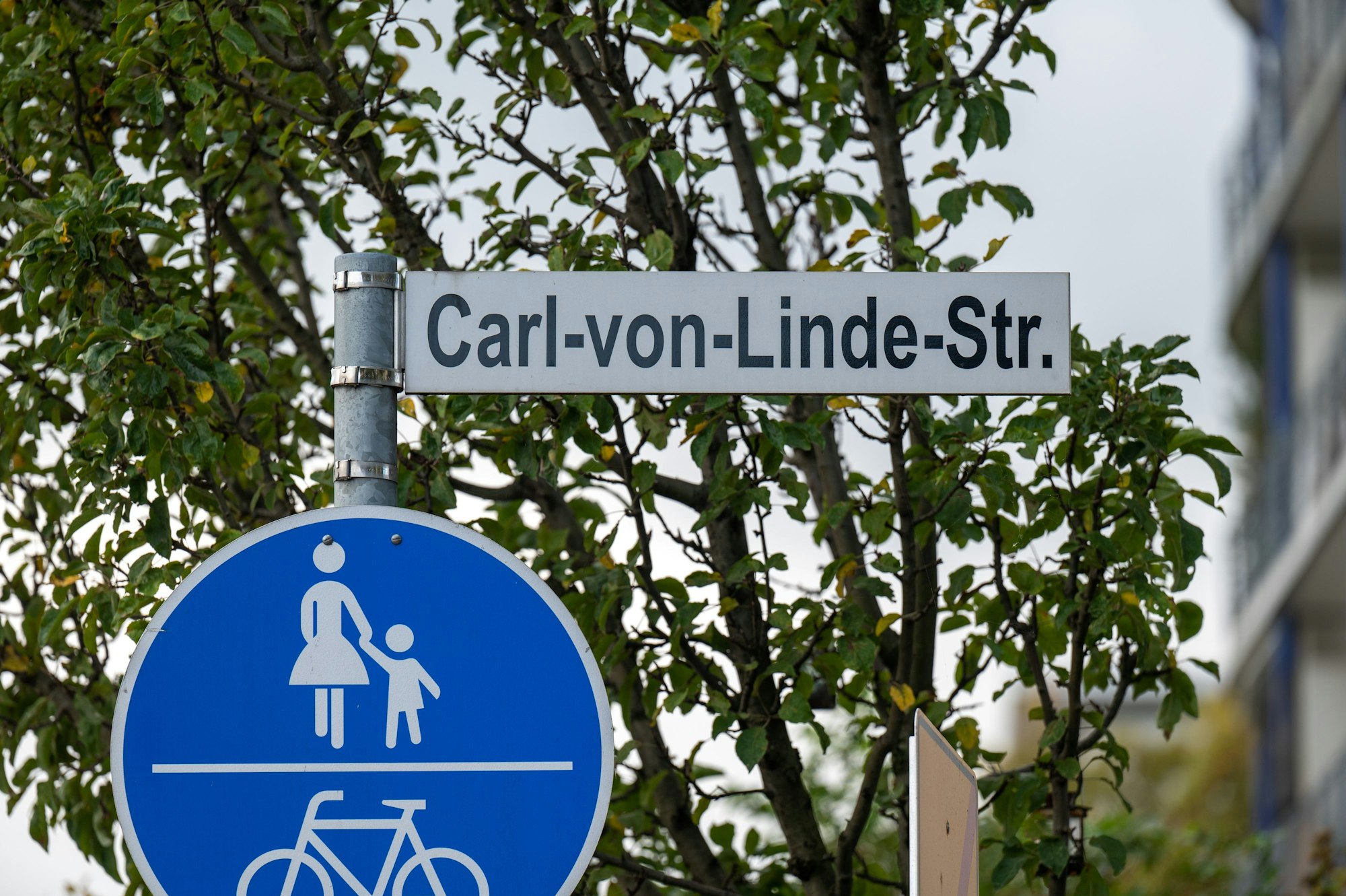 Straßenschild der Carl-von-Linde-Straße